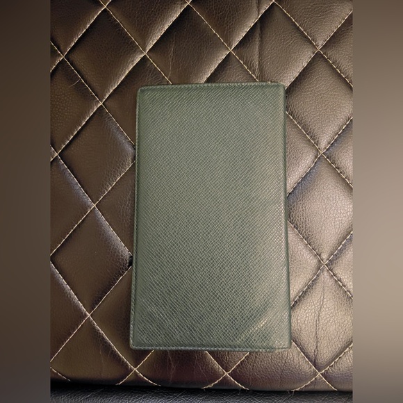 Louis Vuitton Green Taiga Wallet - COPY - Picture 3 of 8